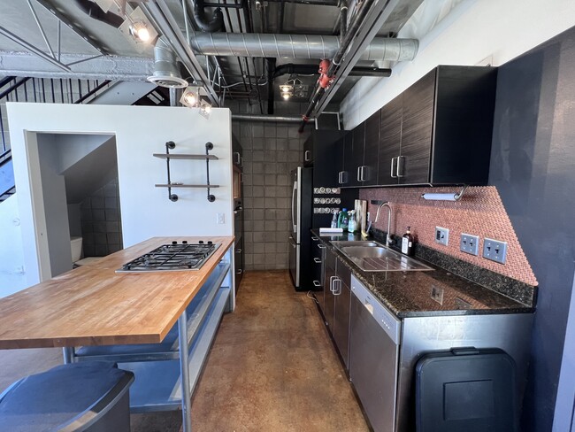 Foto del edificio - 360 W 300 S