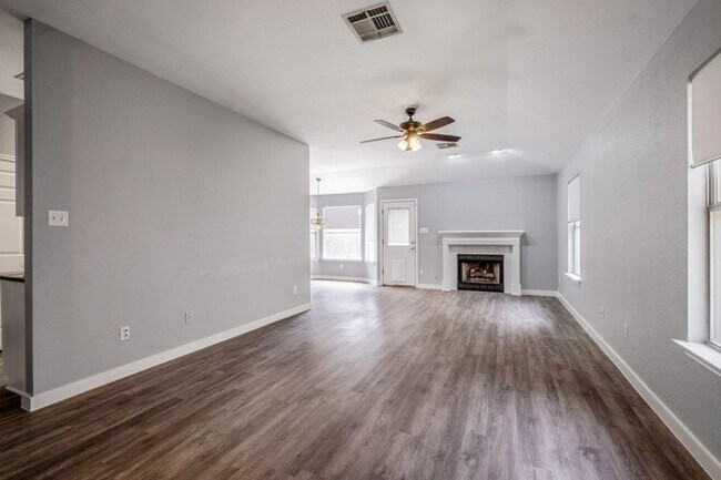Foto del edificio - Beautiful & Convenient 3 Bedroom, 2 Bath Home in North Austin