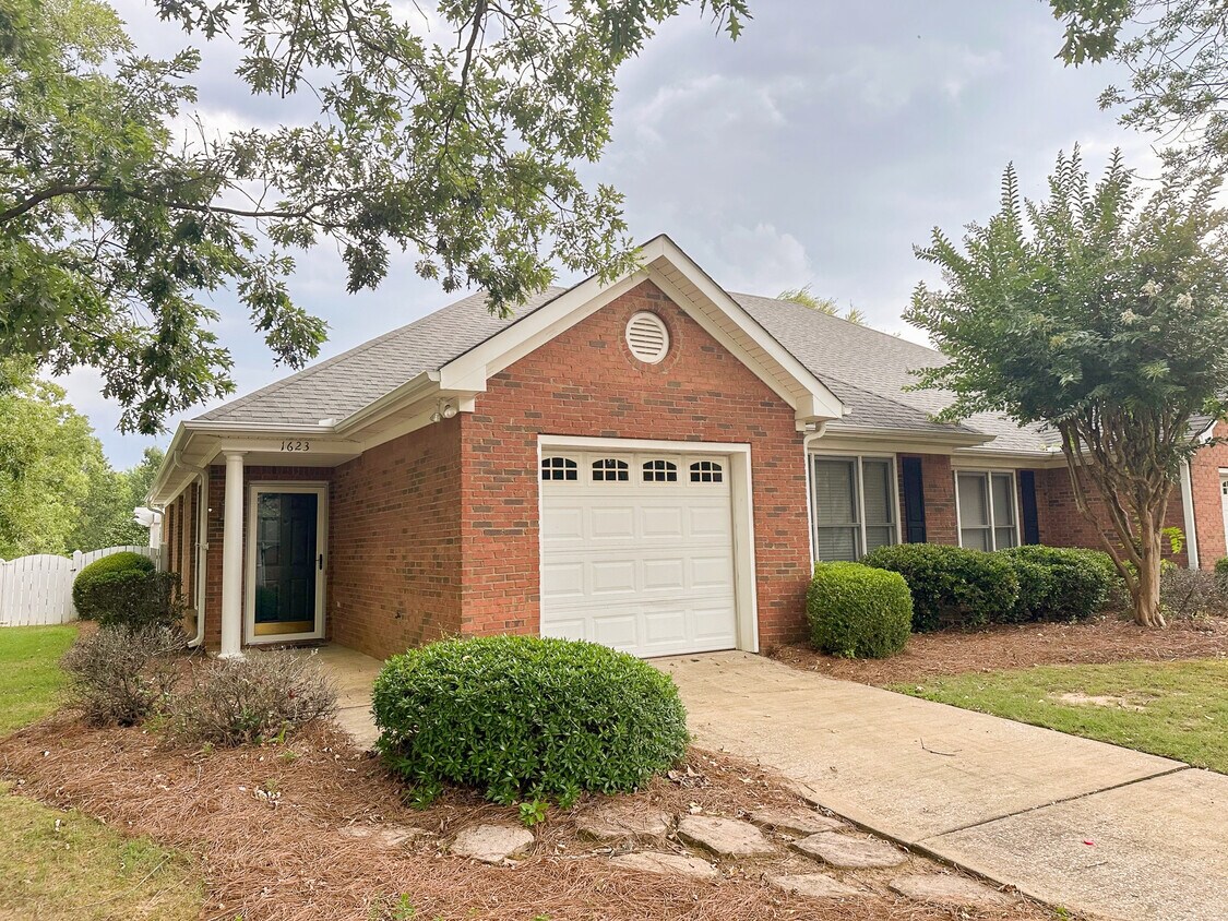 Foto principal - 1623 Wellington St