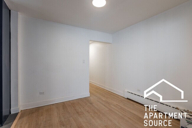 Foto del edificio - 4818 N St Louis Ave