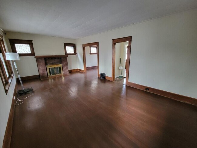 Building Photo - 3221 S Harrison St