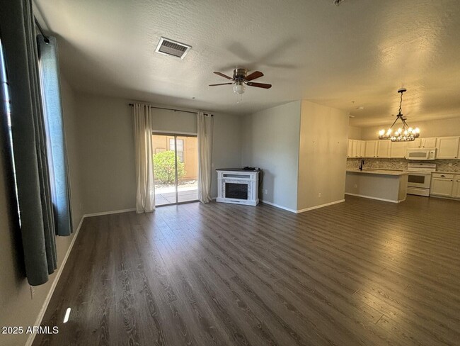 Building Photo - 1629 Avenida Rio Verde