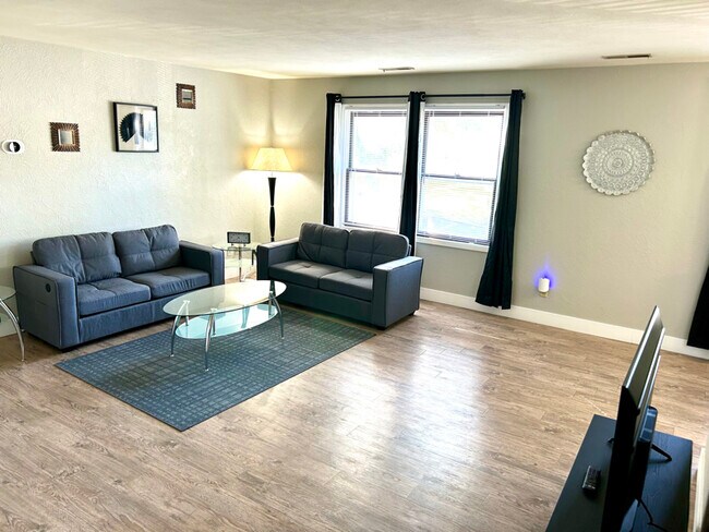 Foto del edificio - 4028 N Illinois Ave