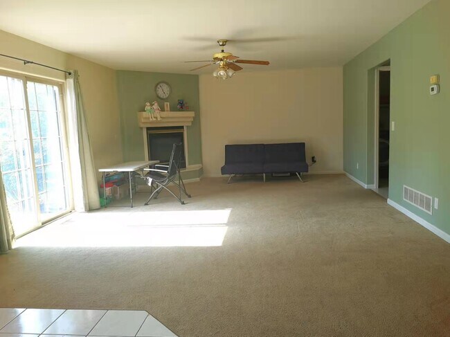 Foto del edificio - 3799 Canterbury Ct