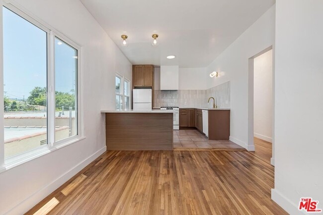 Foto del edificio - 3429 Edgehill Dr