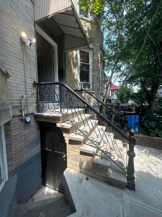 Foto del edificio - 2 Bedroom Apartment in Brooklyn