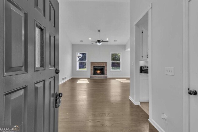 Foto del edificio - 250 Meadow View Dr