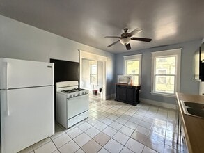 Building Photo - 1122 3rd St