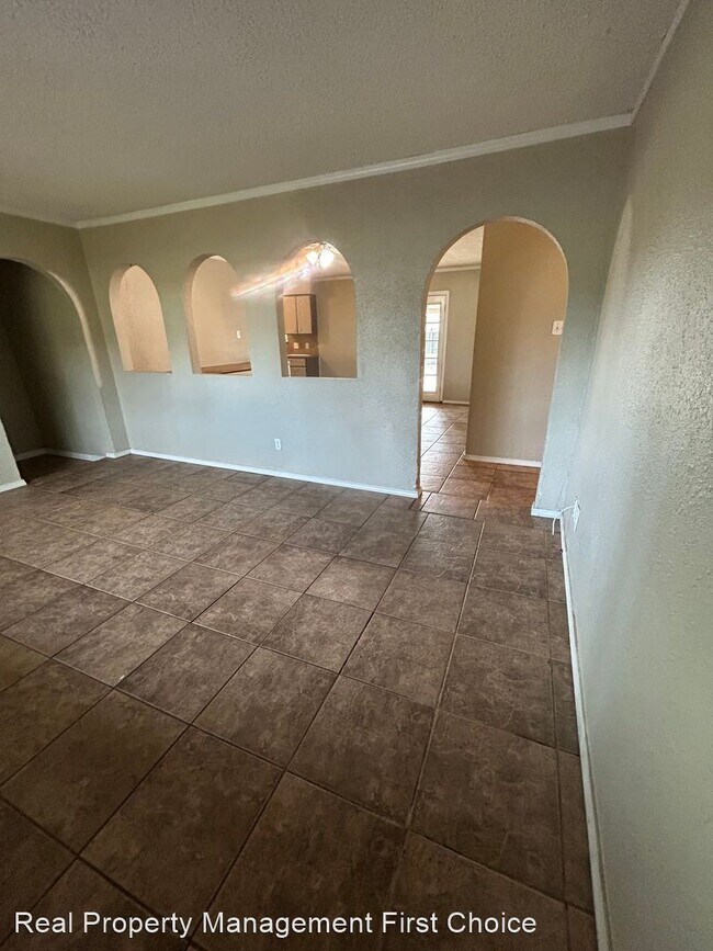 Foto del edificio - 3 br, 1 bath House - 905 W Denver