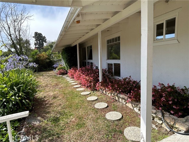 Foto del edificio - 28655 Crestridge Rd