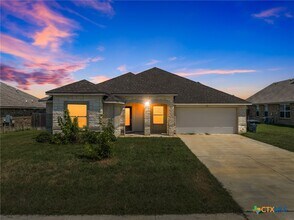 Building Photo - 6117 Verde Dr