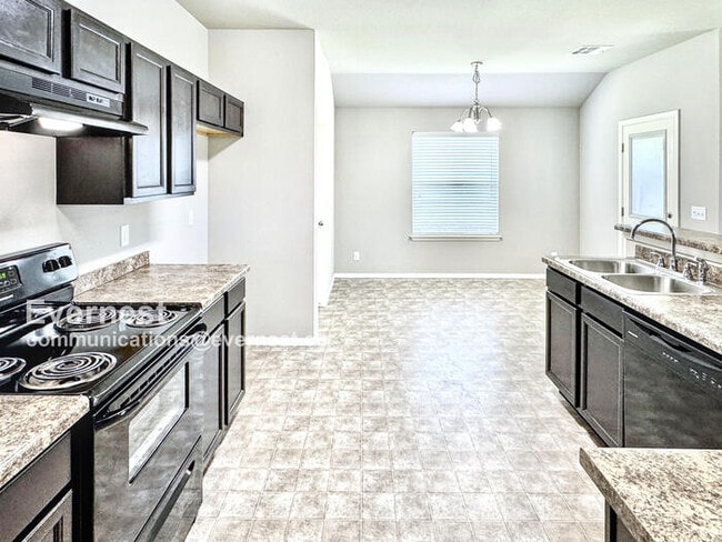 Foto del edificio - 6614 N 128th E Ave
