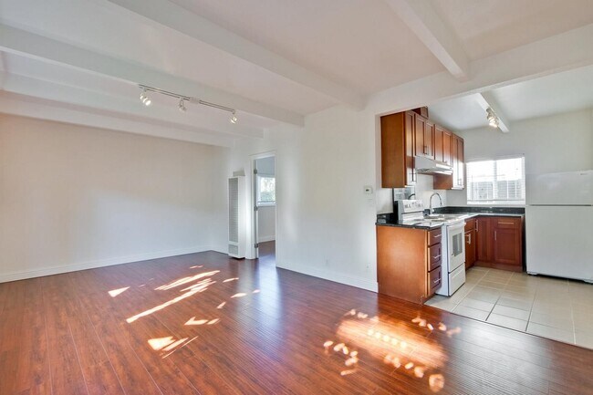 Building Photo - 330 Higdon Ave