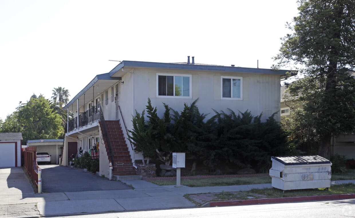 Primary Photo - 670 N 4th St