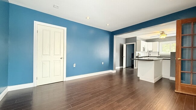 Building Photo - 1100 Hamilton Rd