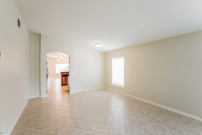 Building Photo - 5103 NW 121st Dr
