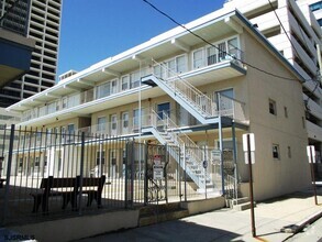 Building Photo - 3801 Boardwalk