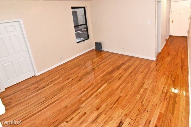 Building Photo - 208 W 145th St