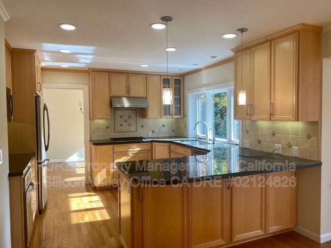 Foto del edificio - 16786 Potter Ct