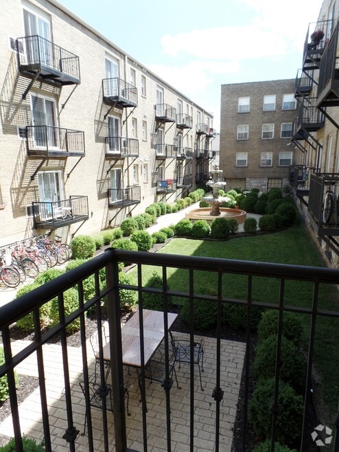 Courtyard - Gallery Central West End