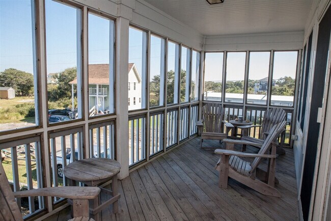 Building Photo - 48184 Decoy Dr