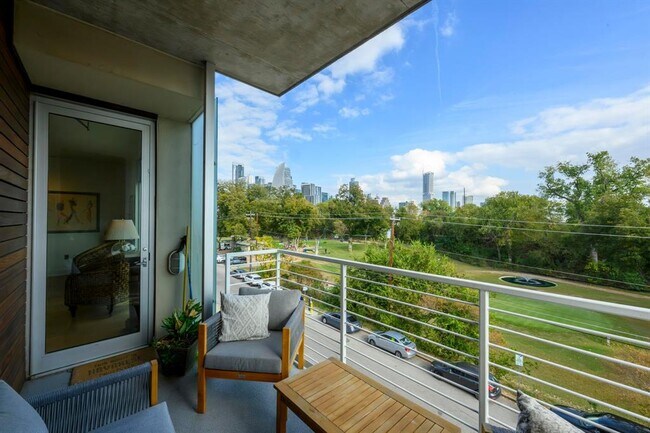 Foto del edificio - 210 Lee Barton Dr