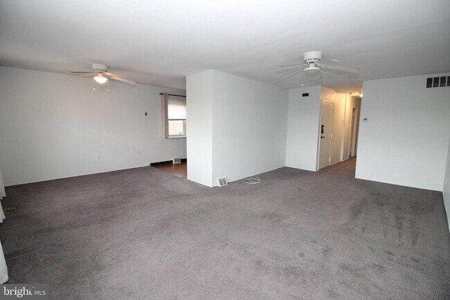 Foto del edificio - 7915 Fairfield St