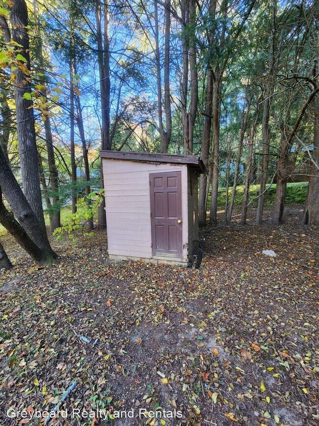 Building Photo - 2 br, 1 bath House - 6 Beaverdam Knoll Rd