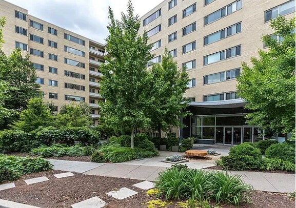 Foto del edificio - 4600 Connecticut Ave NW
