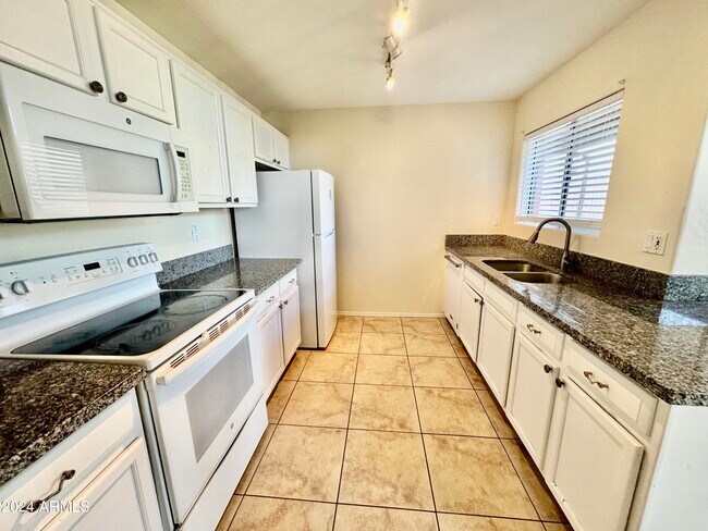 Foto del edificio - 11260 N 92nd St