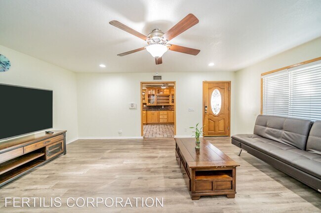 Building Photo - 3 br, 2 bath House - 7955 Cambridge Ave