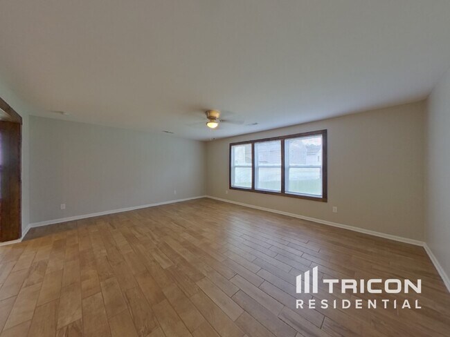 Building Photo - 901 Harrier Rd