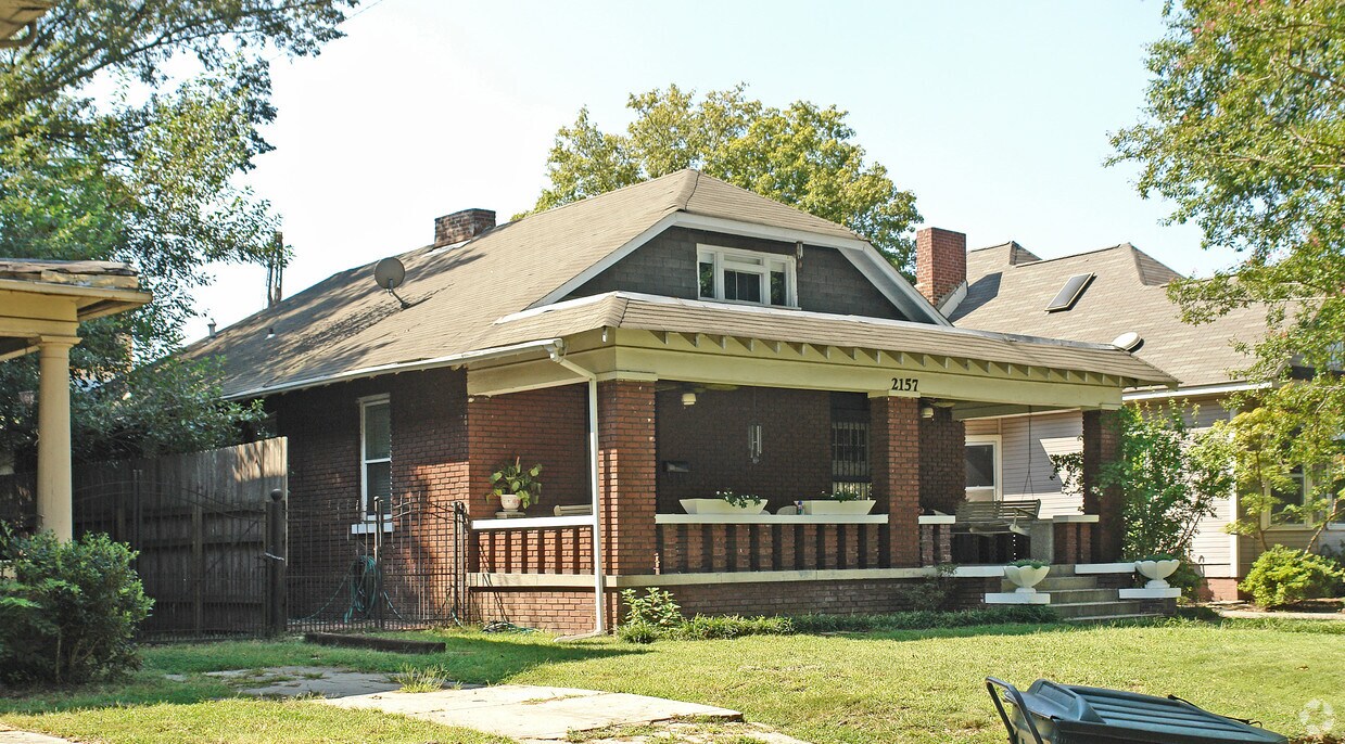 Primary Photo - 2157 Monroe Ave