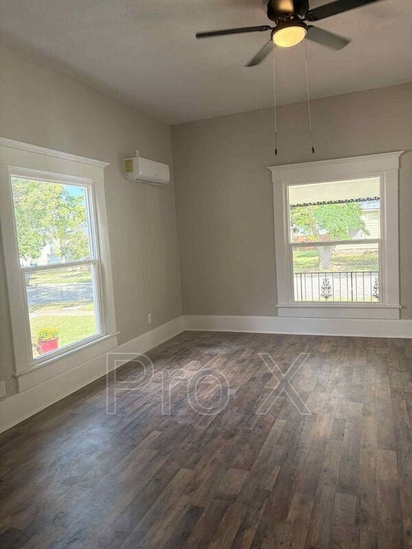 Building Photo - 1712 S Connor Ave