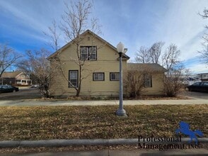 Building Photo - 517 1st St W