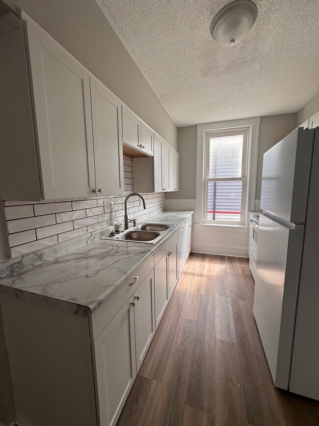 Foto del edificio - 821 Heaton St