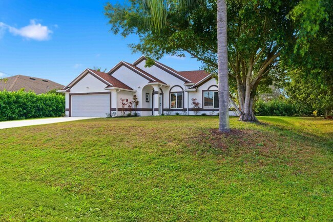 Building Photo - 3031 SE Galt Cir