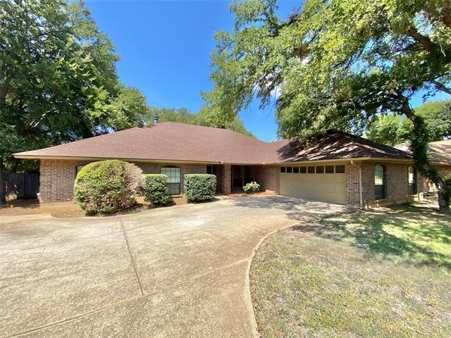 Building Photo - 3702 Falcon Lake Dr