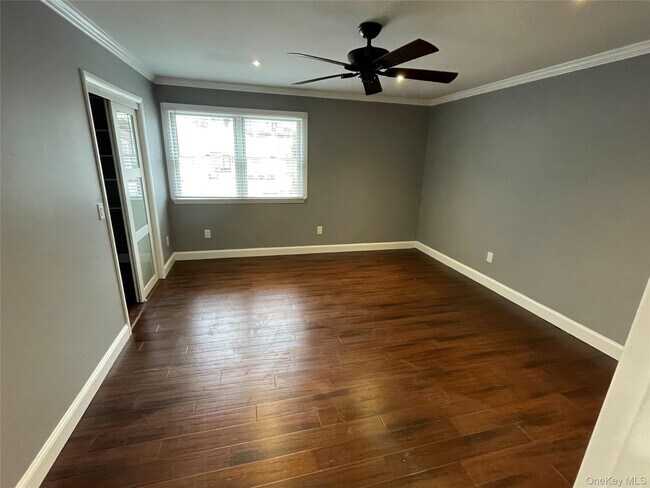 Foto del edificio - 18 Brewster Woods Dr