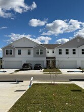 Building Photo - 227 Yolanda Dr