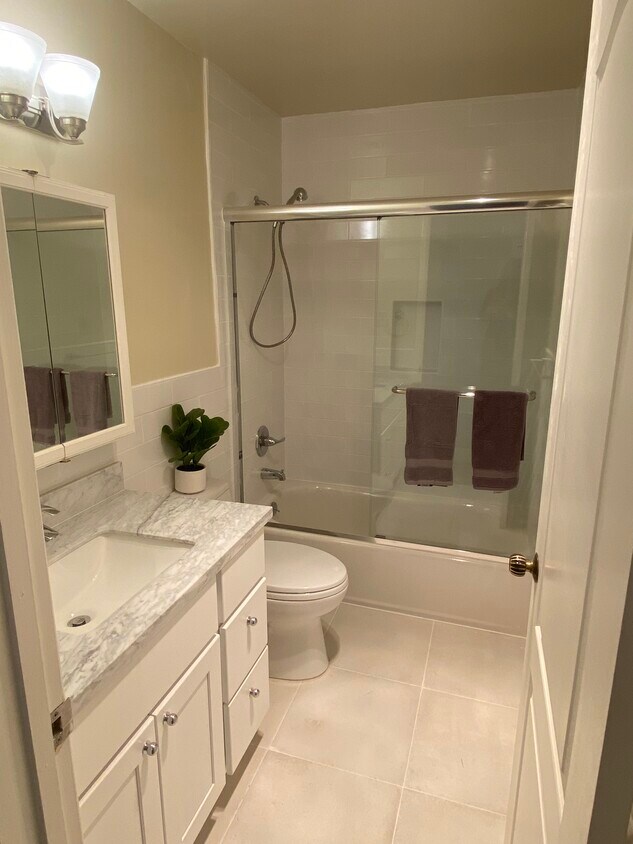 Bathroom - 430 Arguello Blvd