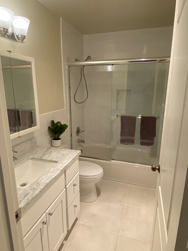 Bathroom - 430 Arguello Blvd