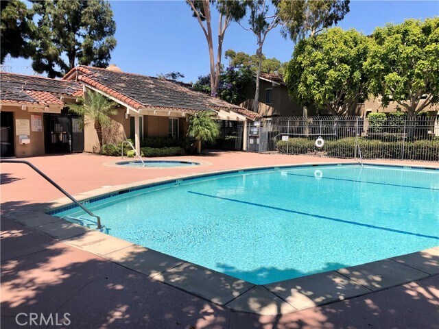 Foto del edificio - 21372 Brookhurst St