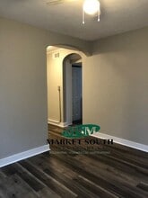 Building Photo - 412 E 50th St