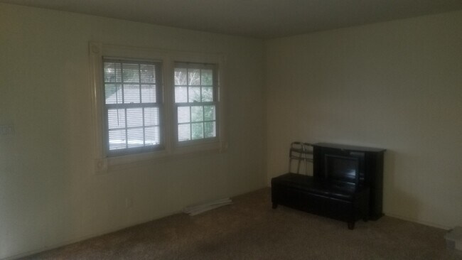 Foto del edificio - 14590 Big Basin Way