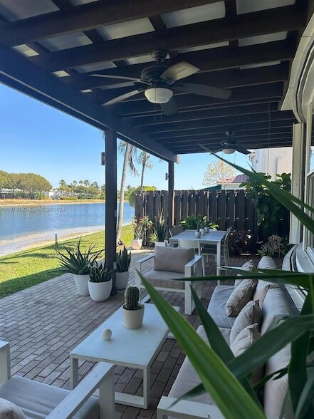 Foto del edificio - 10923 NW 70th St