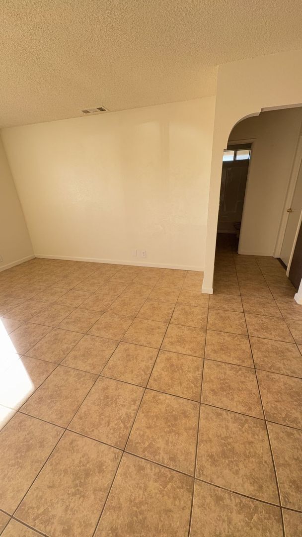 Foto del edificio - 21336 Laguna Rd