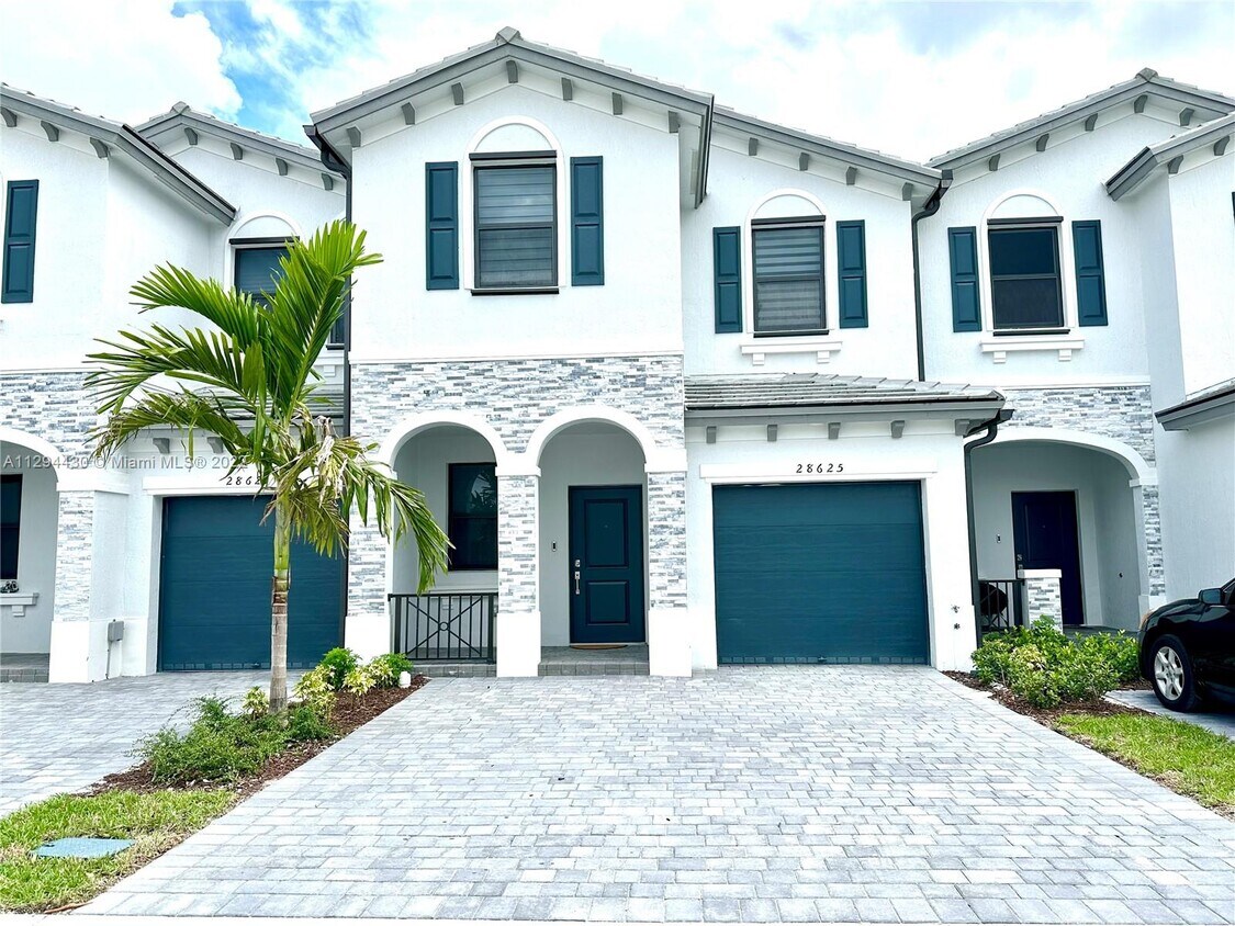 28625 SW 133rd Pl, Unincorporated Dade County, FL 33033 Townhome