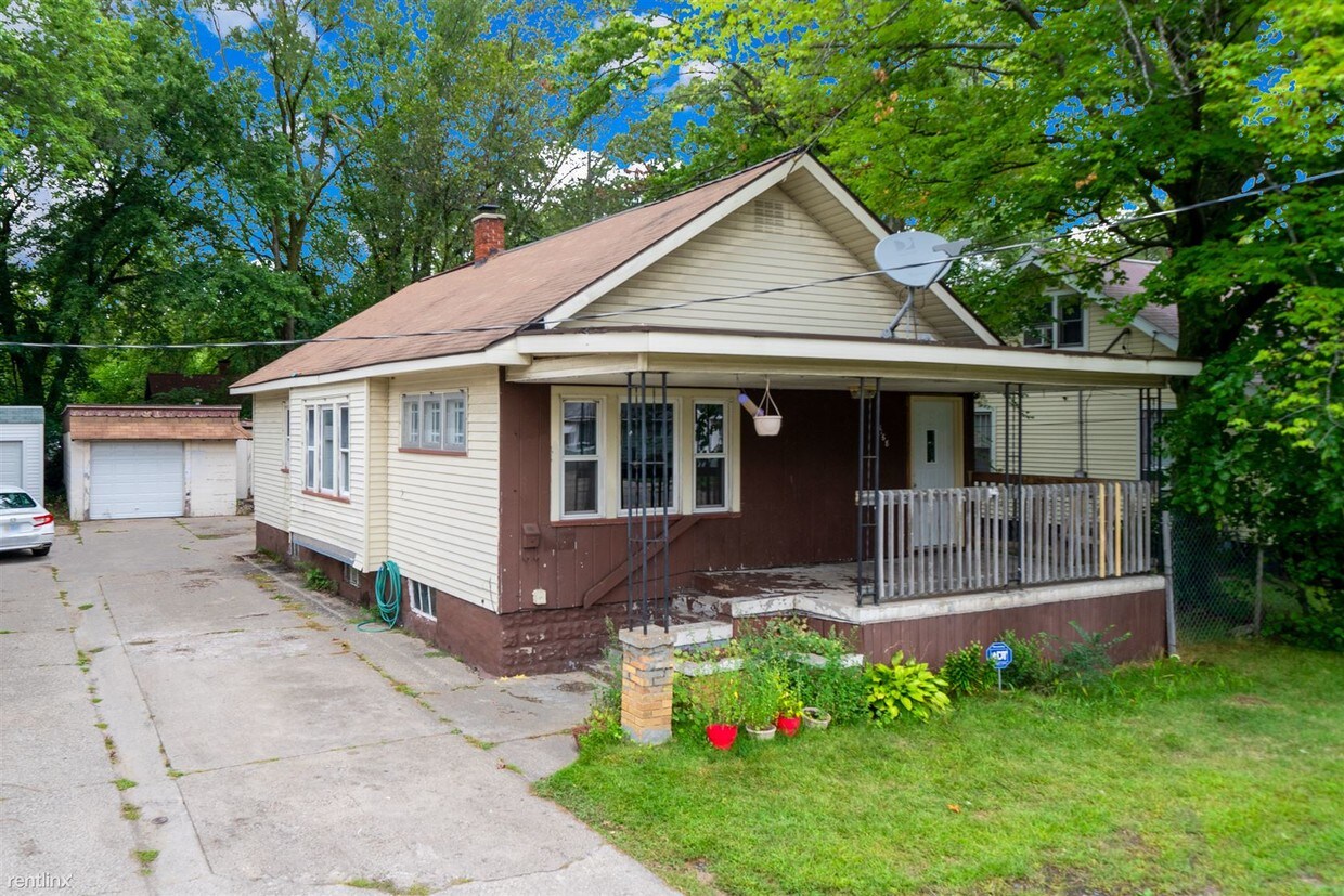 Primary Photo - 3 br, 1 bath House - 1168 E Apple Ave