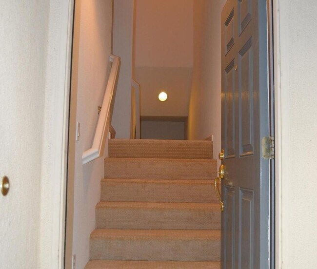 Building Photo - 3 bedroom in Milpitas CA 95035